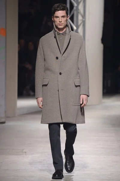 Look 44